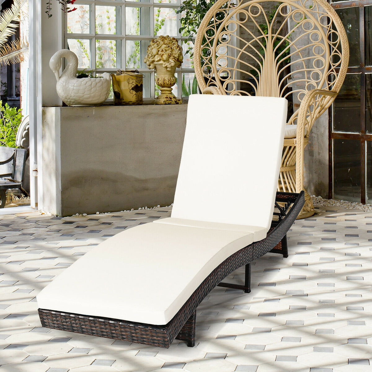 Folding Chaise Lounge with 5-Position Adjustable Backrest