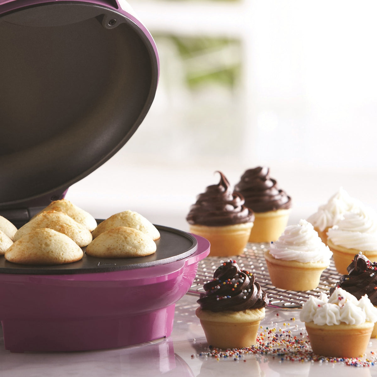 Brentwood Just For Fun Electric Mini Cupcake Maker, Makes 7, Nonstick, Pink - view 3