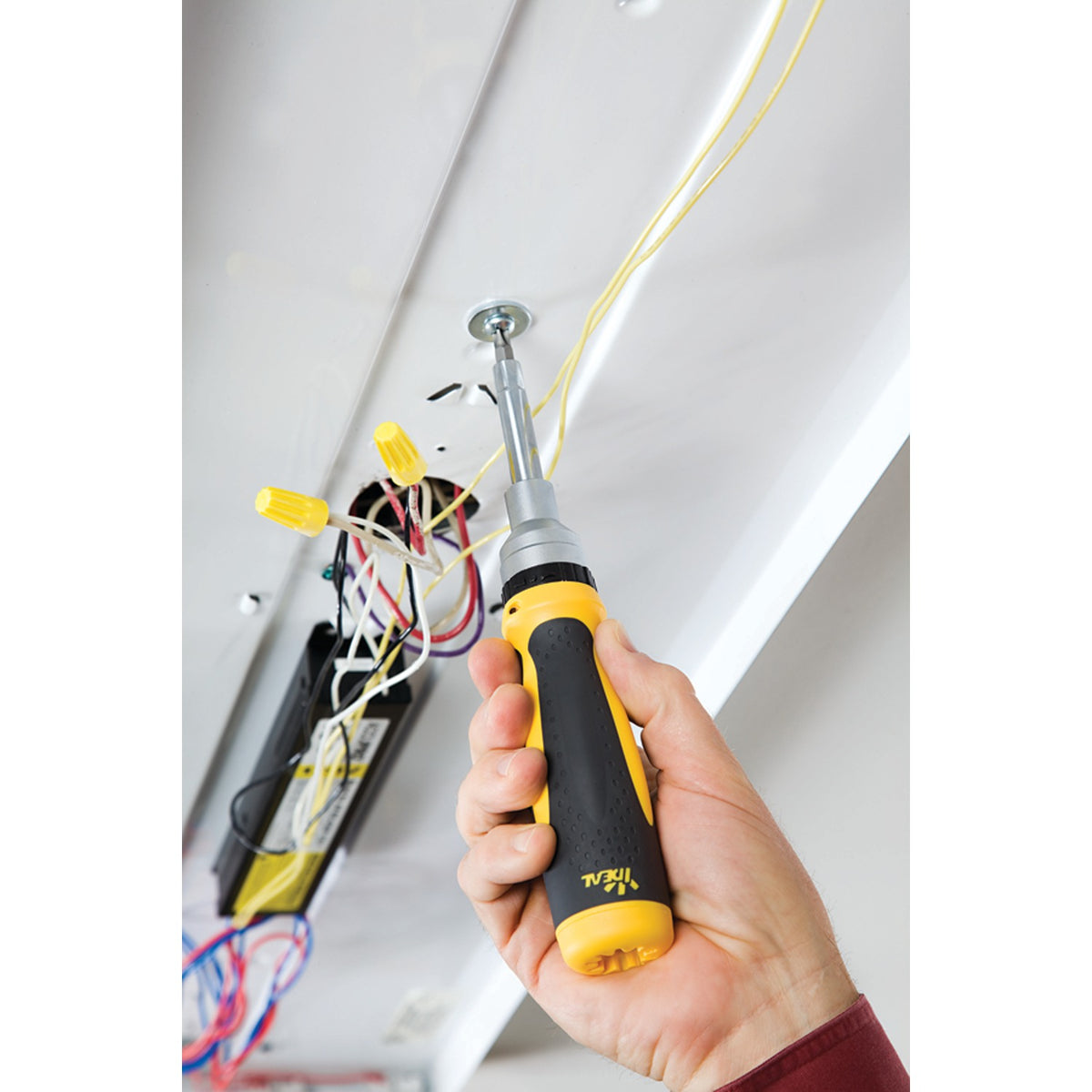 IDEAL 21-in-1 Twist-A-Nut Ratcheting Multi-Bit Screwdriver - view 3
