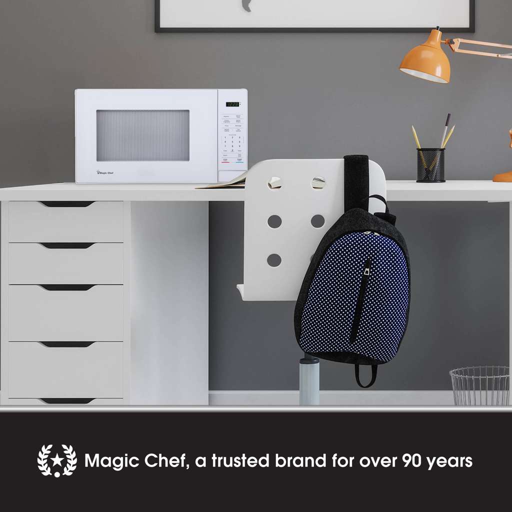 Magic Chef 1.1 Cu. Ft. 1,000W Countertop Microwave with Digital Touch Controls - White - view 4